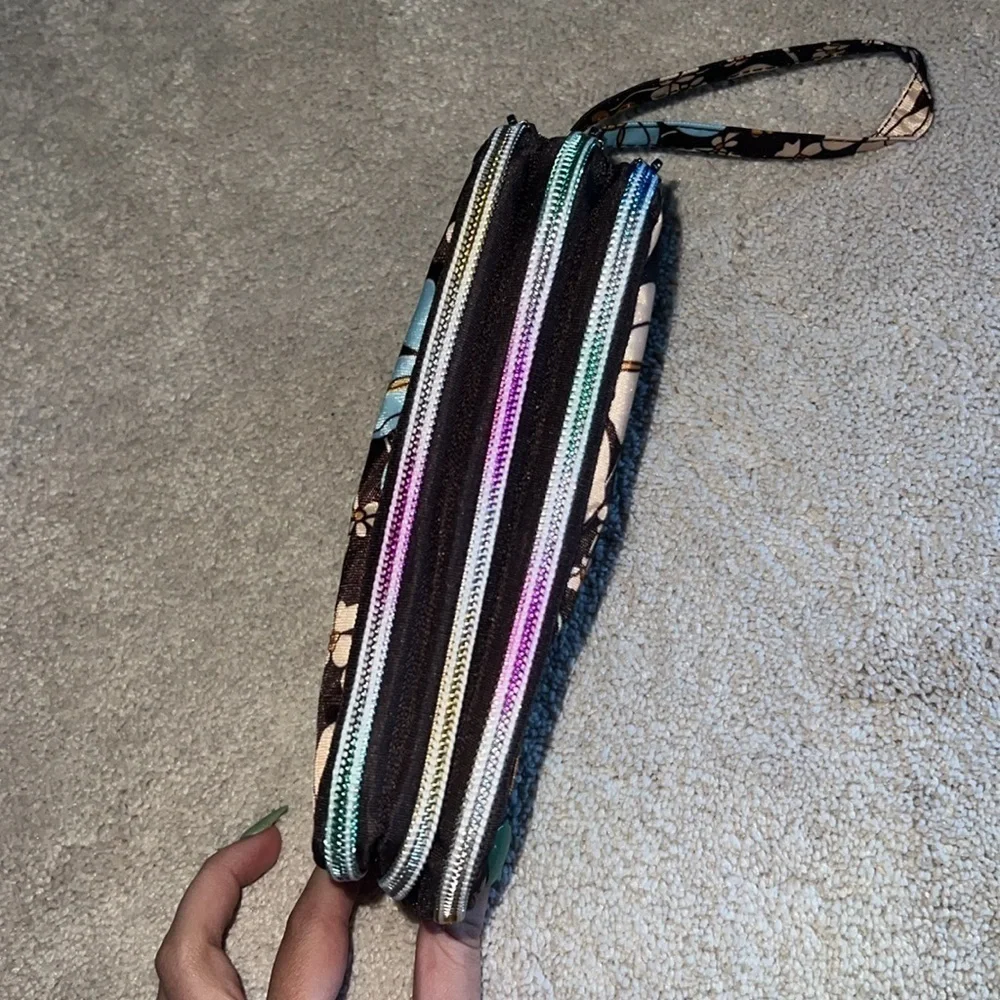 NWOT 3 zipper pocket wristlet with floral design
